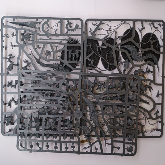 Hedonites of Slaanesh Hellstriders x 5 New on Sprue