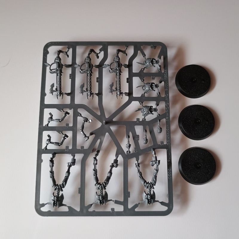 Necrons Warriors x 3 New on Sprue Paint Set version